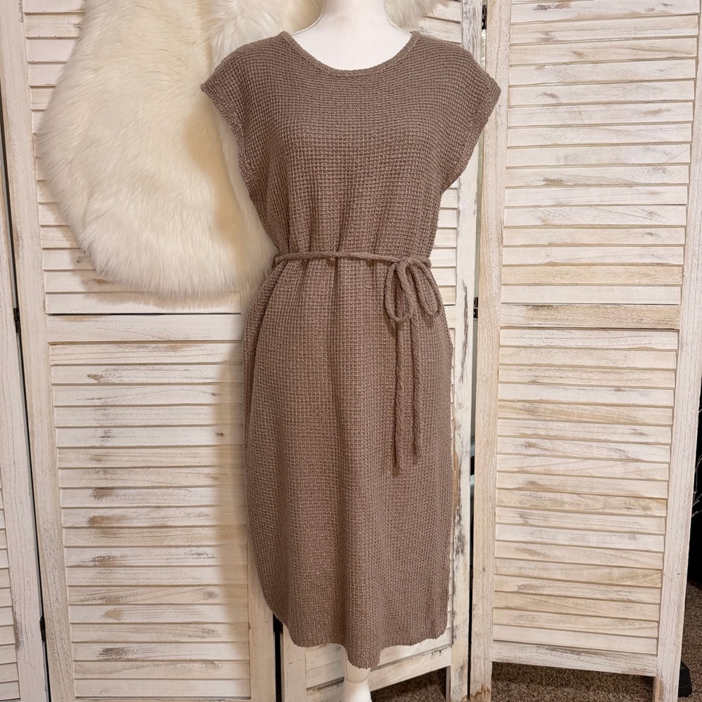 Chic Knit Midi Dress in Brown